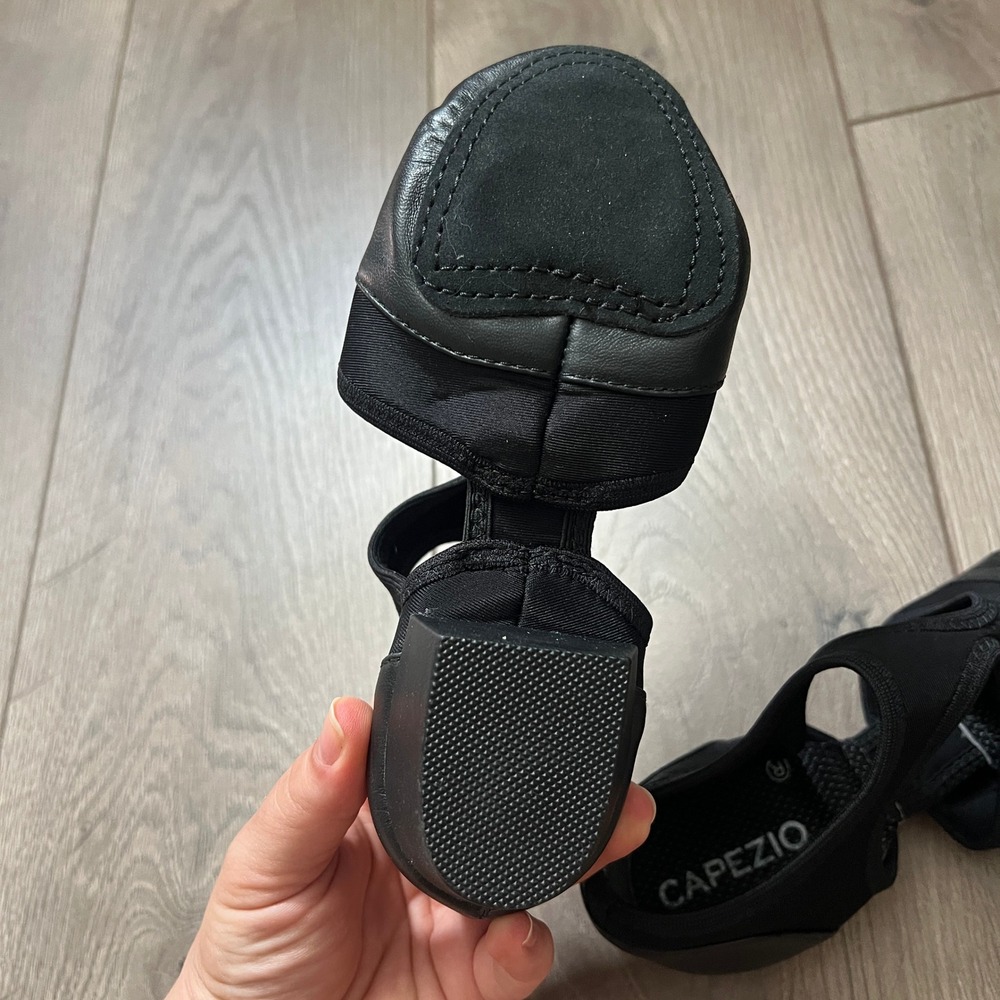 Capezio PP323 Pedini Femme Black Leather Split Sole Jazz Lyrical Dance Shoes 7.5 - Picture 5 of 9